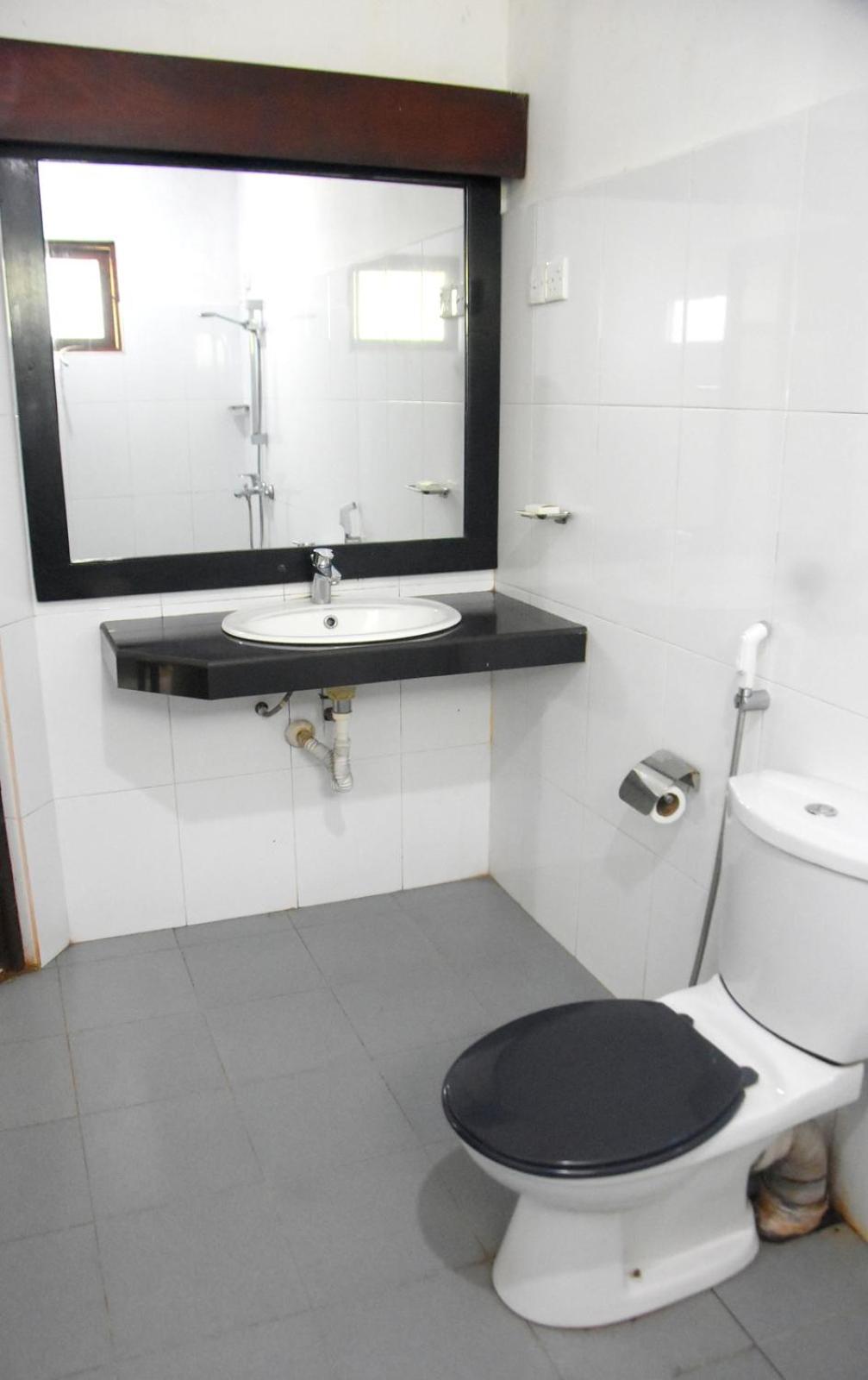 Aqua Pearl Bolgoda Lake Hotel Panadura Bagian luar foto