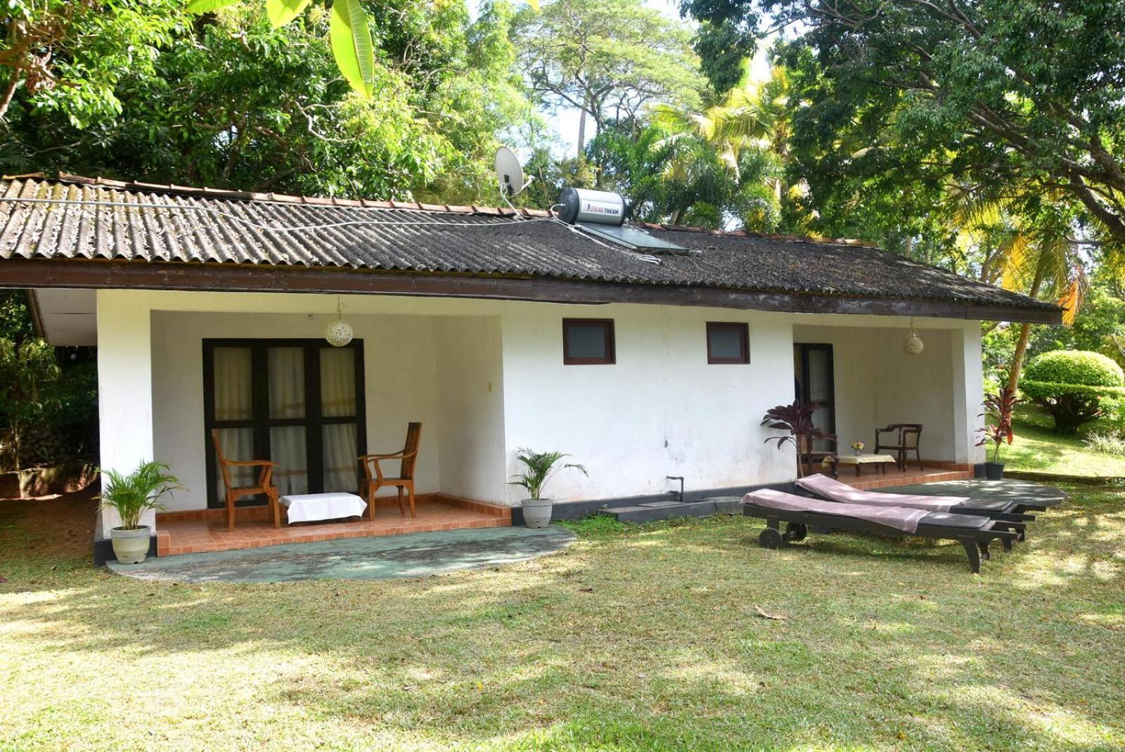 Aqua Pearl Bolgoda Lake Hotel Panadura Bagian luar foto